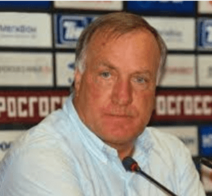 hoeveel verdient dick advocaat aan salaris en wat is zijn vermogen