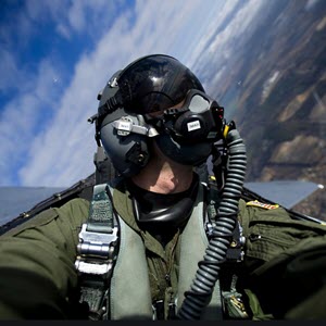 wat verdient een f16 piloot aan salaris en inkomen